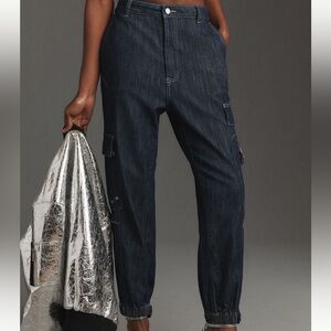 Pilcro Seamed Sport Low-Rise
Cargo Jeans Size 27